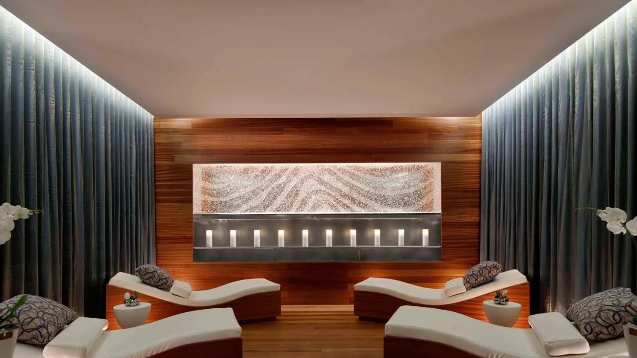 King Suite Pool View
