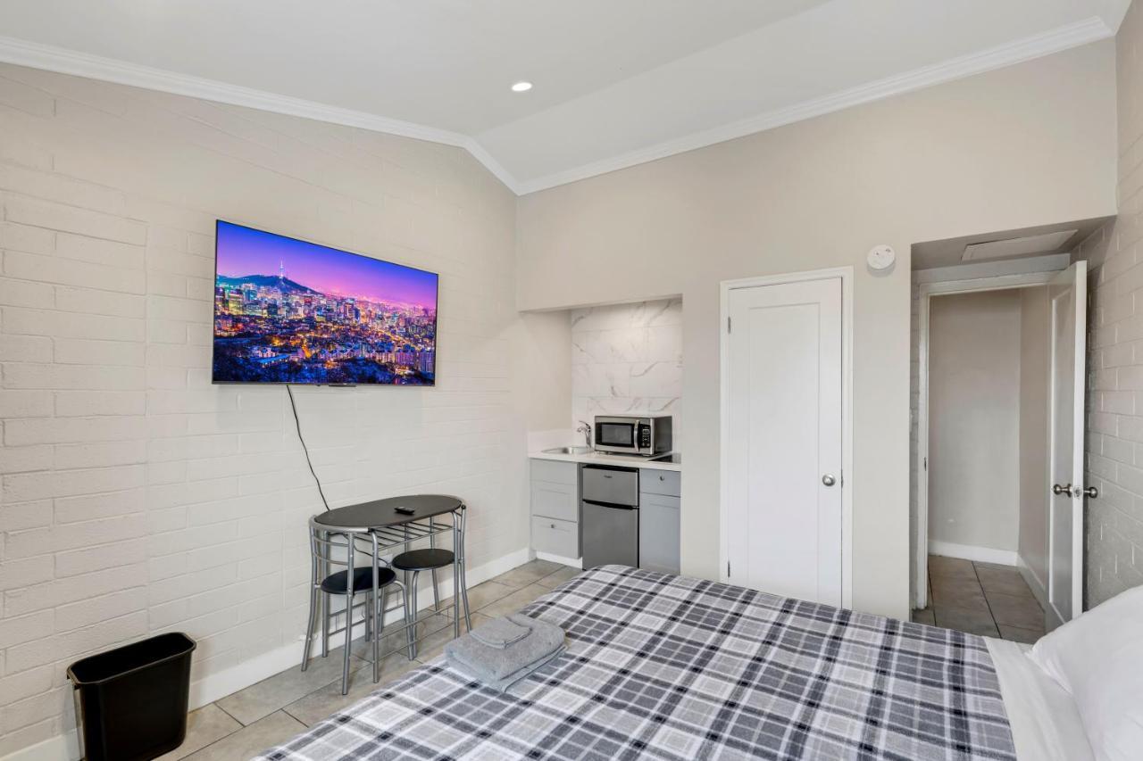 Standard Single Room,1420857849:JPEG