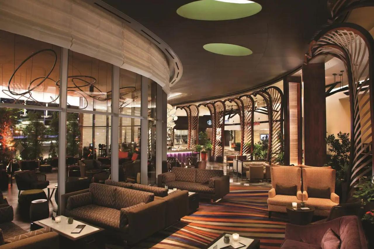 King Suite Pool View