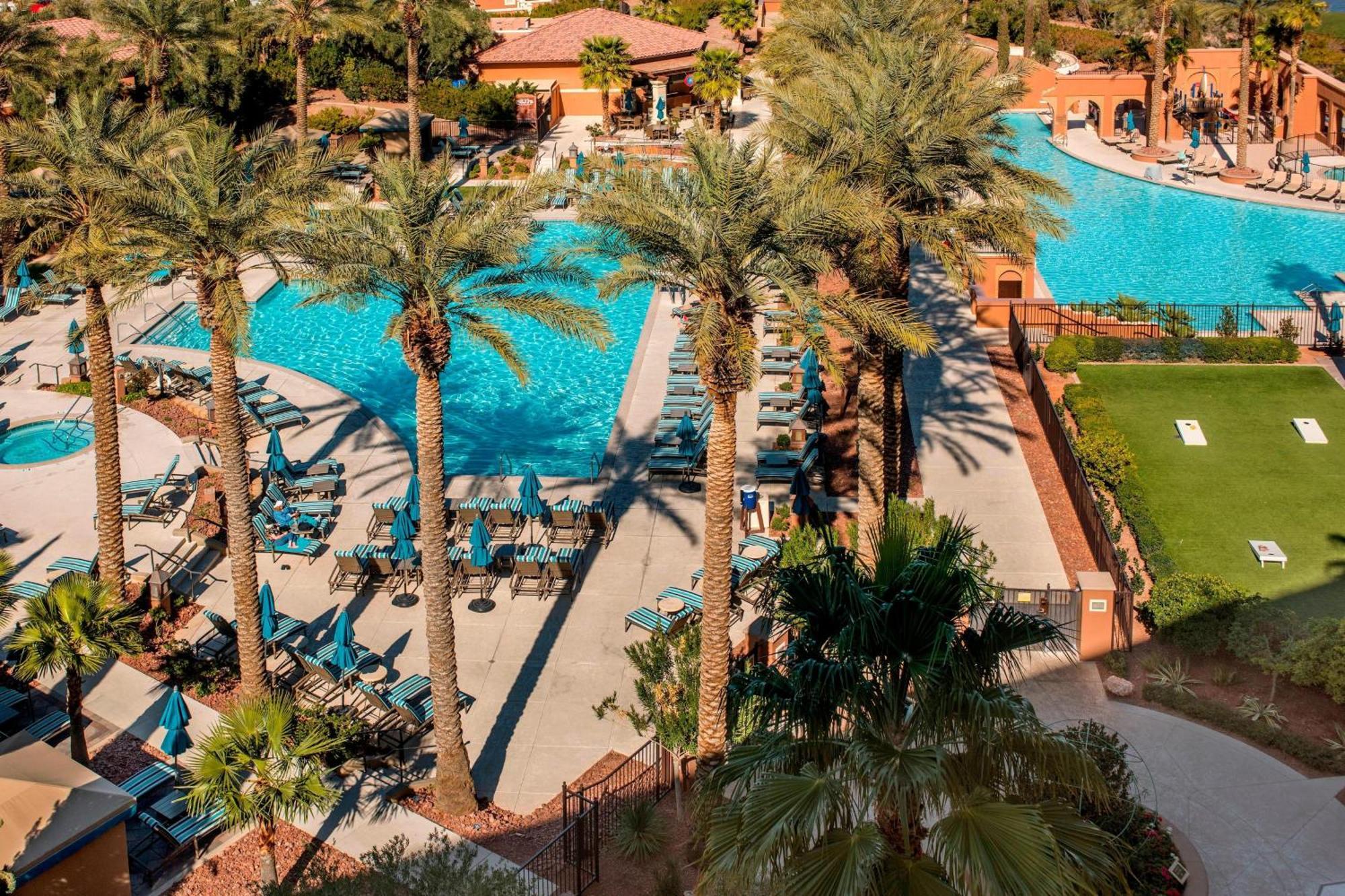 King Room Pool View Roll Shower Mobility Accessible