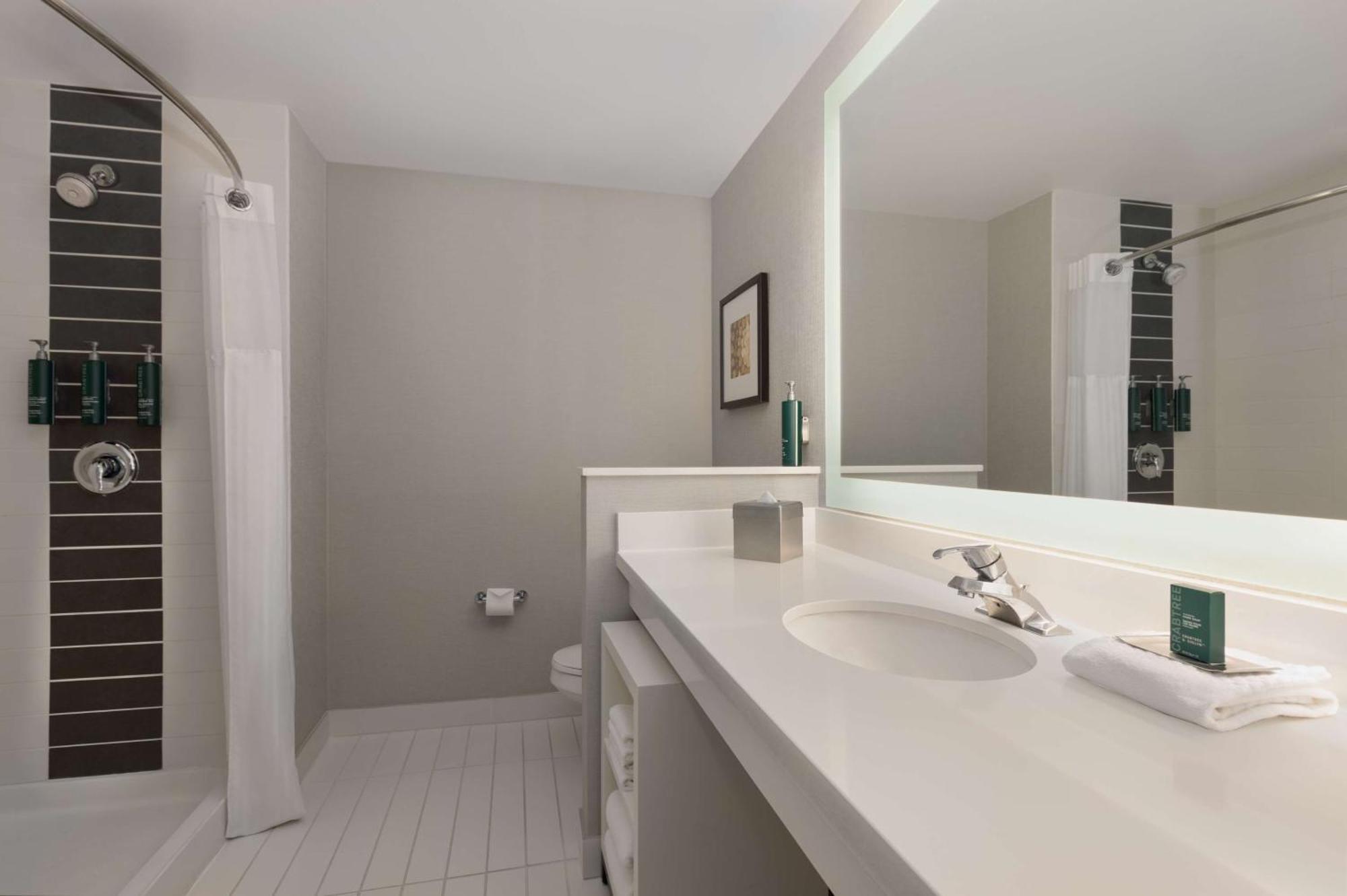 Queen Room with Two Queen Beds,1547708953:JPEG