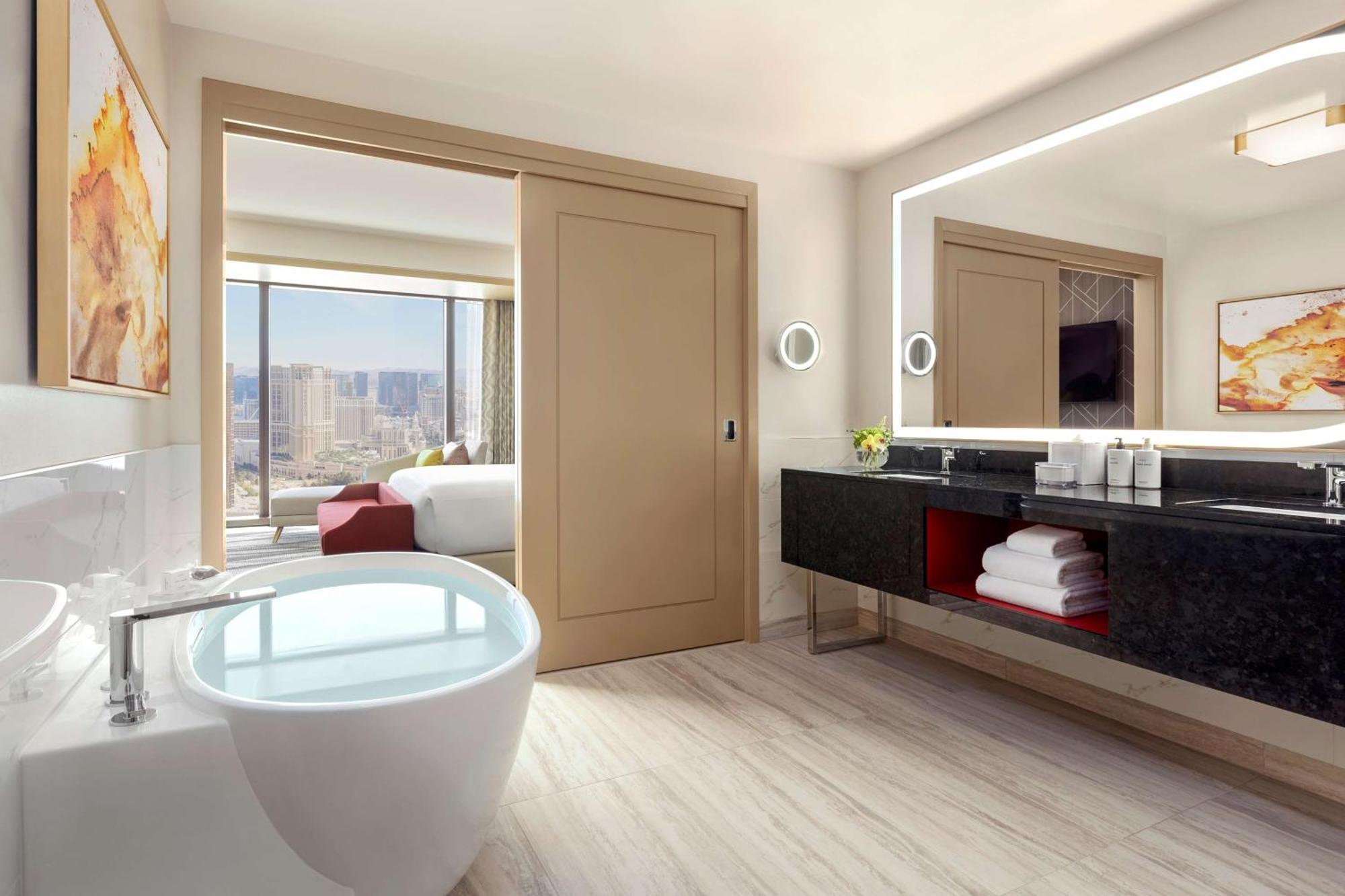 One-Bedroom King Suite City View