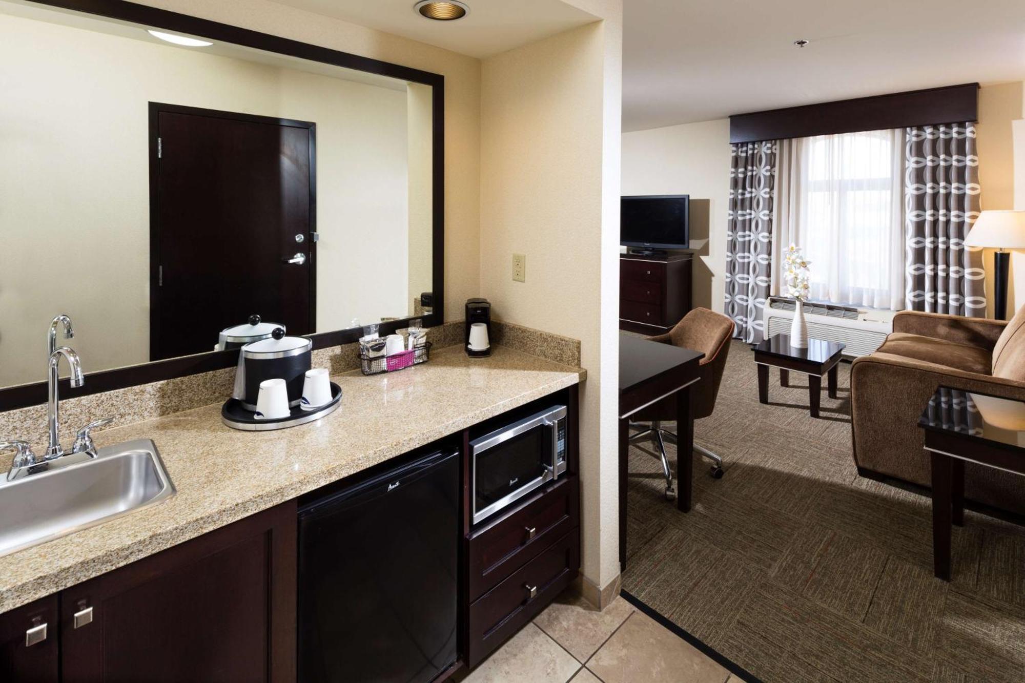 King Studio Suite with Sofa Bed - Non-Smoking