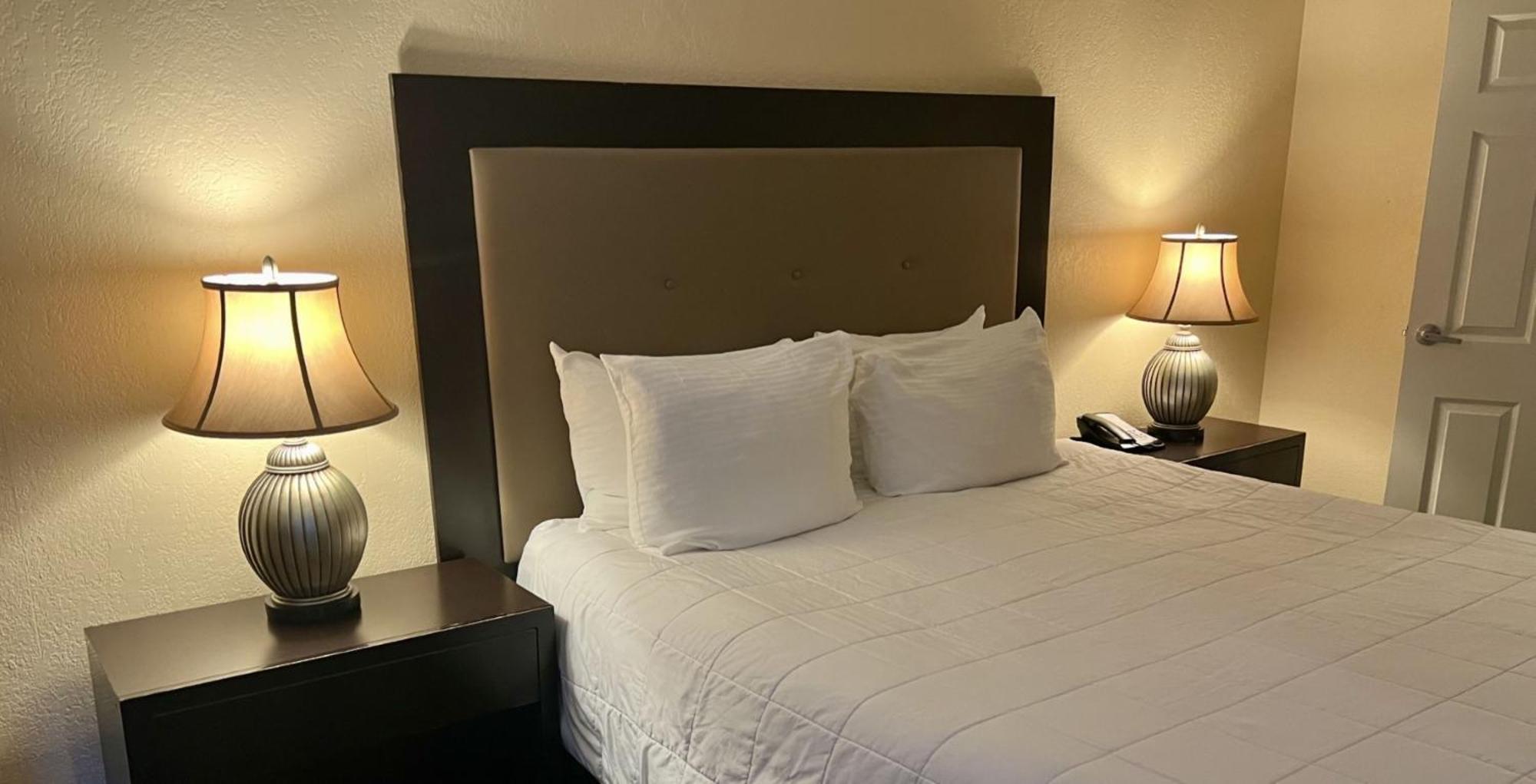 One-Bedroom Suite No Resort Fee