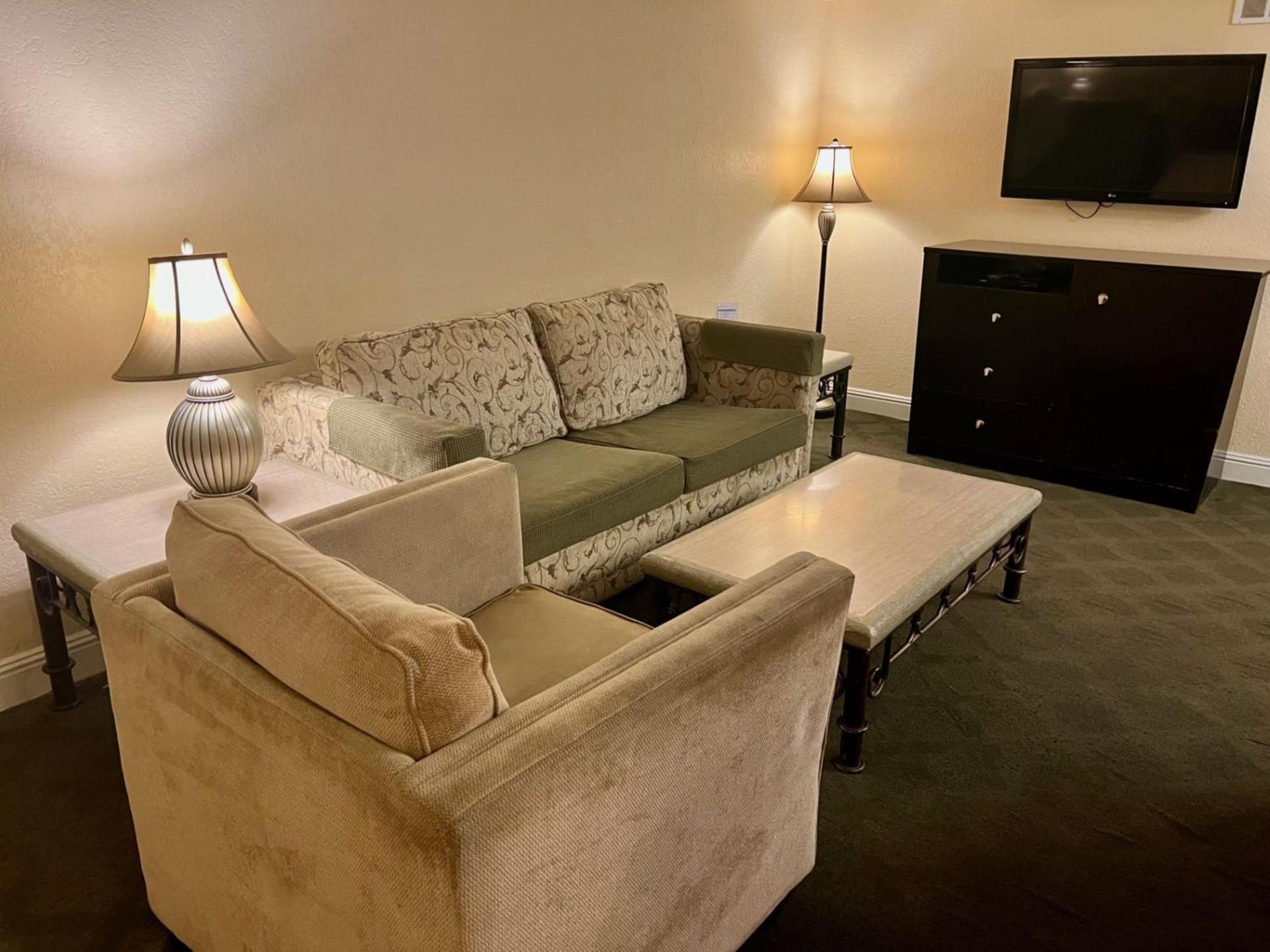 One-Bedroom Suite No Resort Fee
