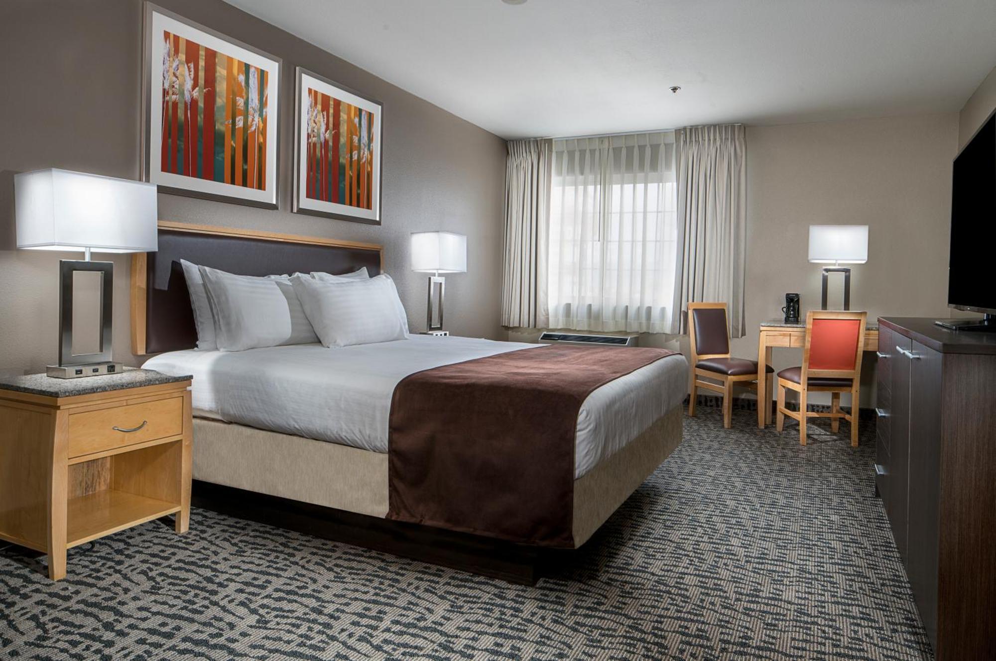 Meadows Deluxe Room 1 King