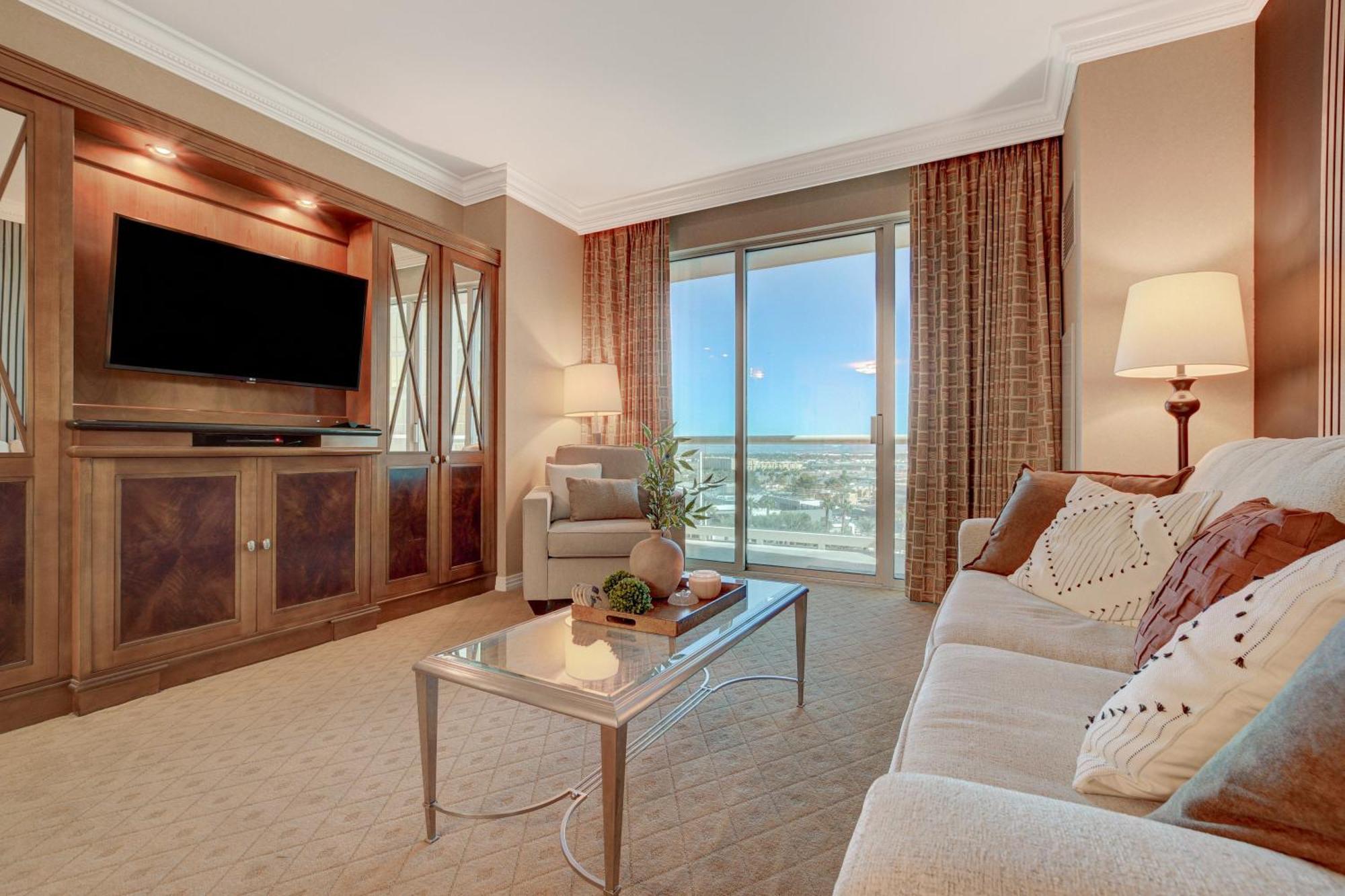 Superior King Suite