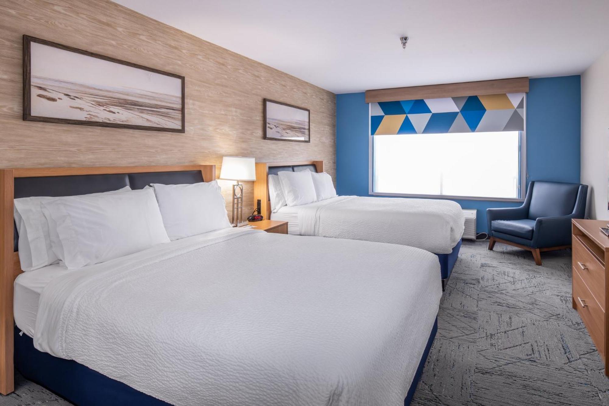 Queen Suite Two Queen Beds