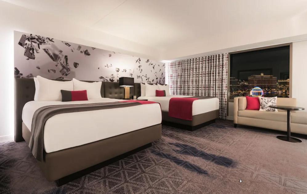 Ultra Panorama Suite 2 Queen Beds + 1 King Bedroom,1665587763:JPEG