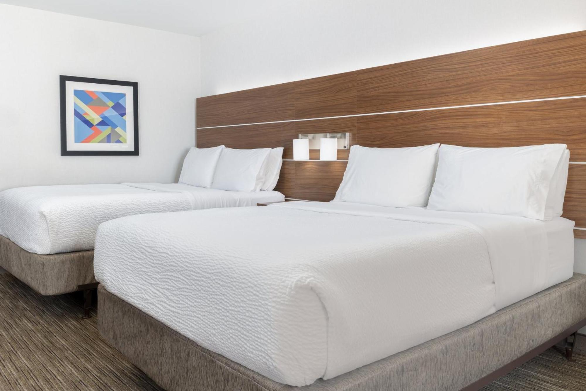 Suite Two Queen Beds