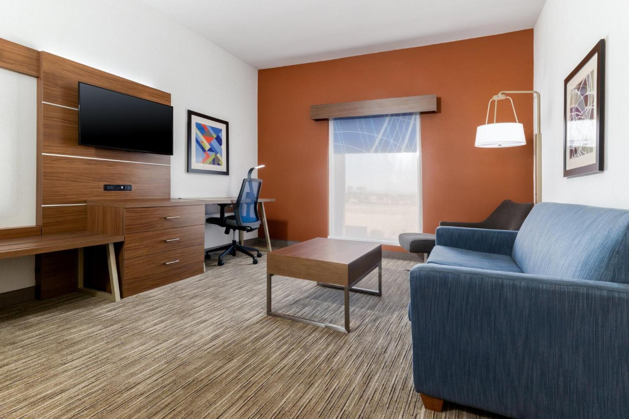 Standard King Room City View