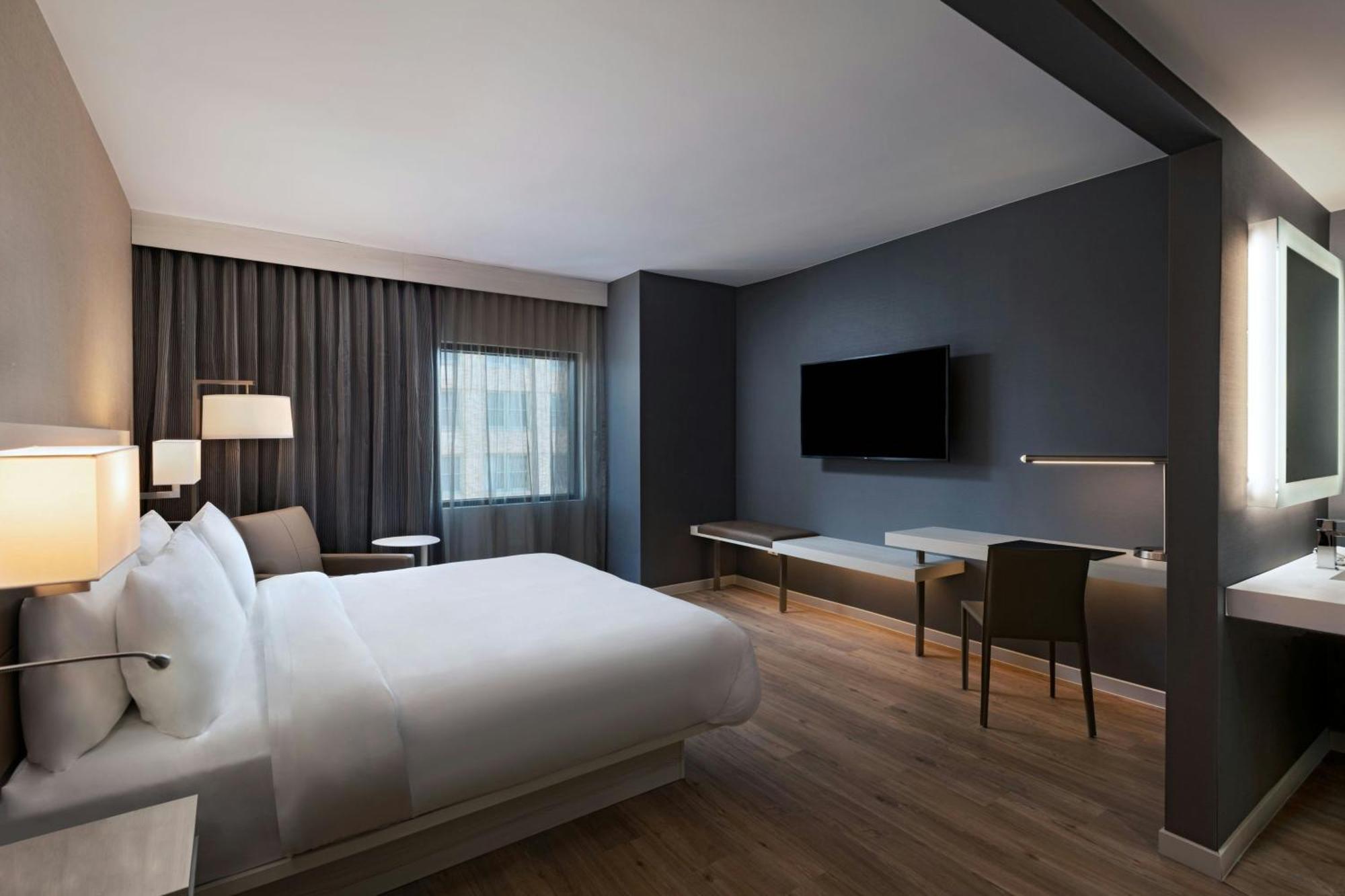 Superior King Room with Balcony