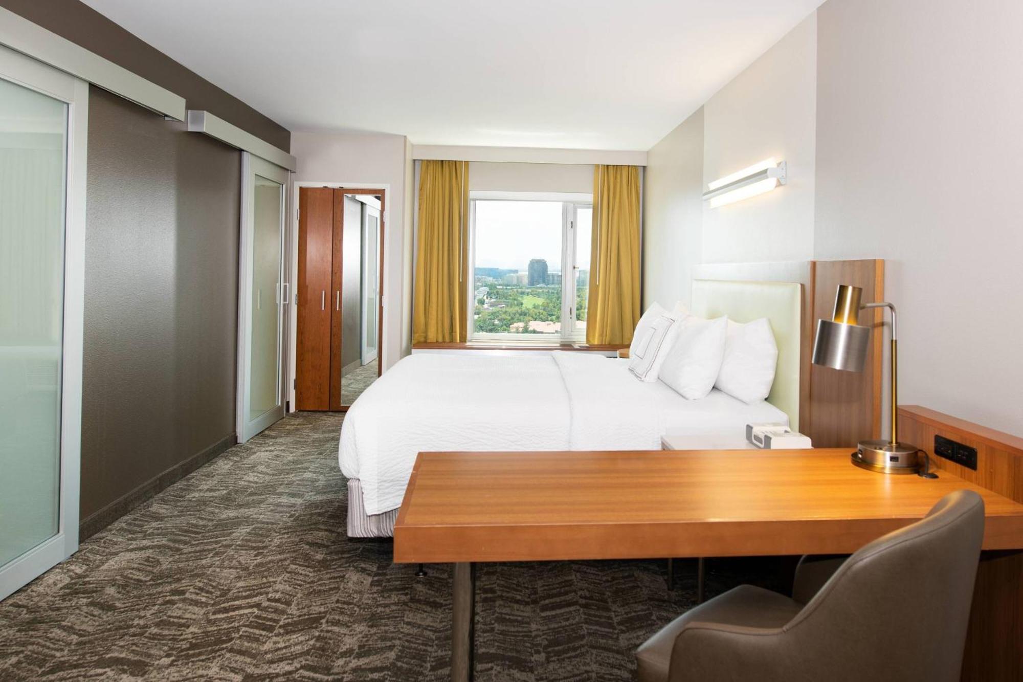 King Studio Trundle Bed City View