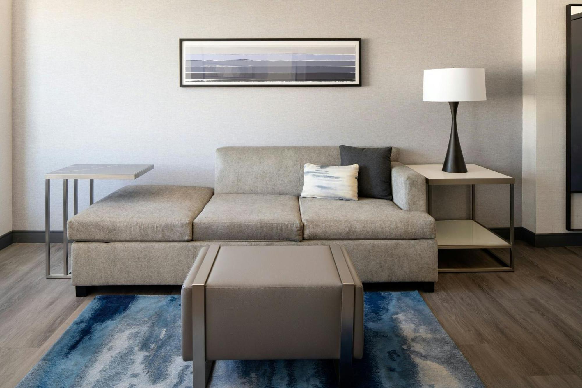 Guest room 2 Queen Sphere view