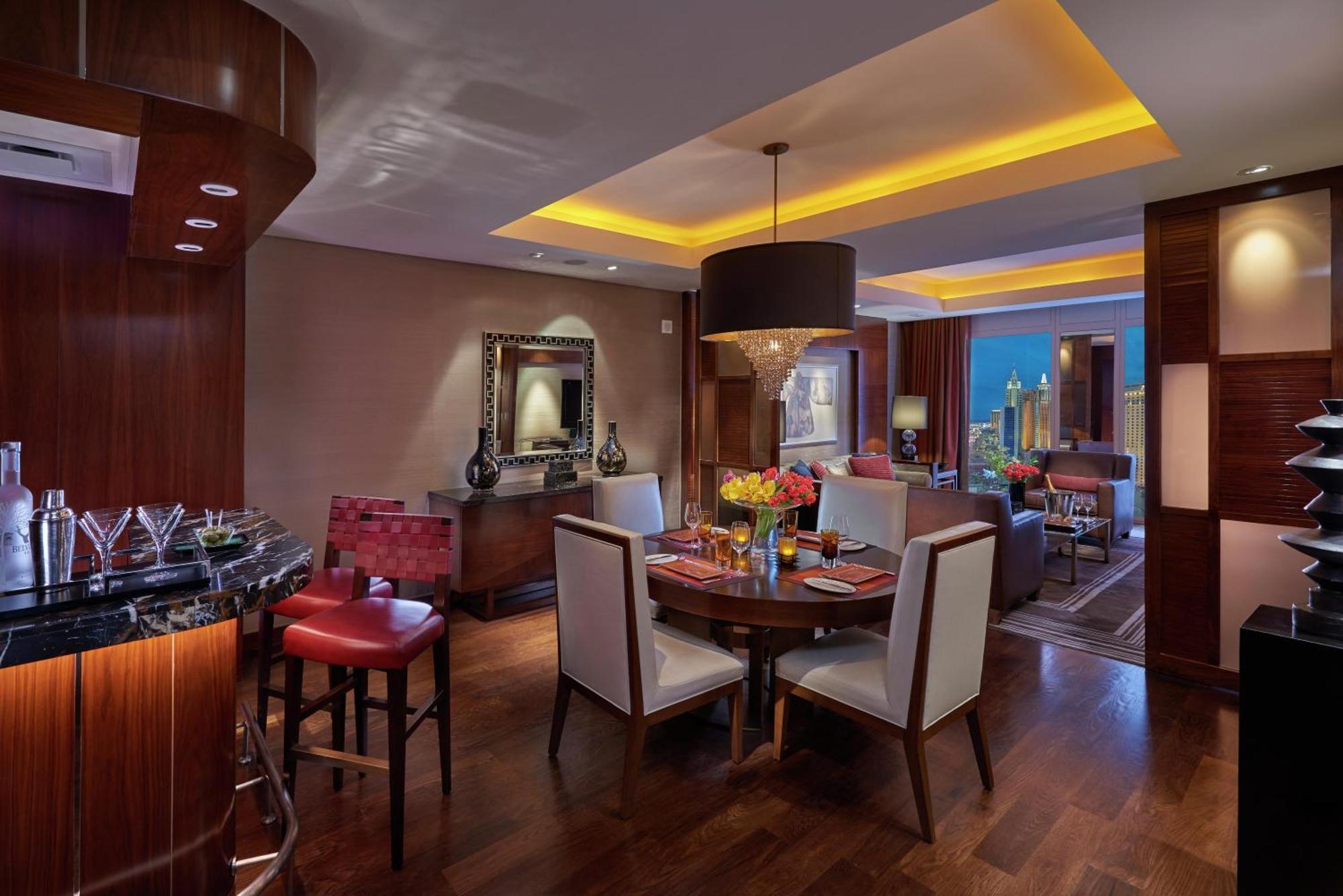 Penthouse King Suite Panorama View