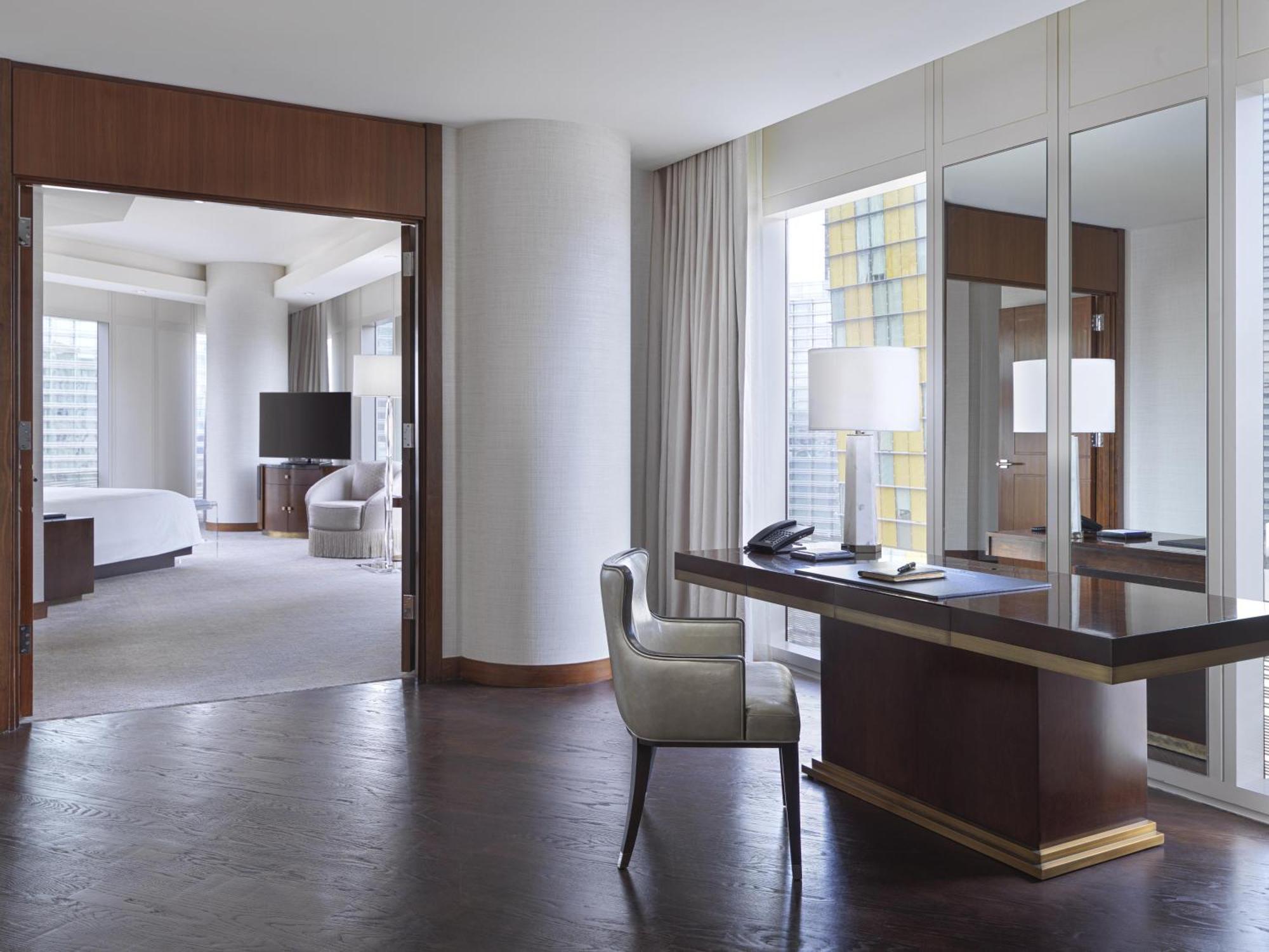 Penthouse King Suite Panorama View