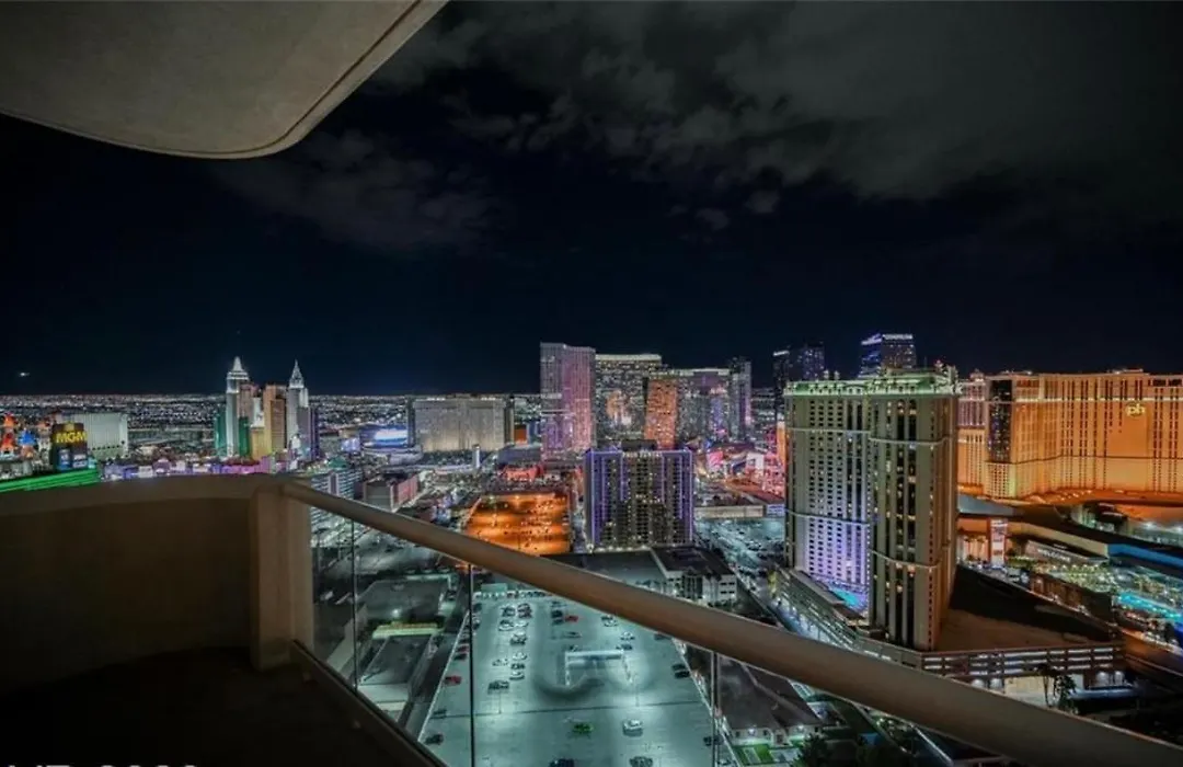 Premium Suite Mgm Signature High Flr Balcony Strip View-1