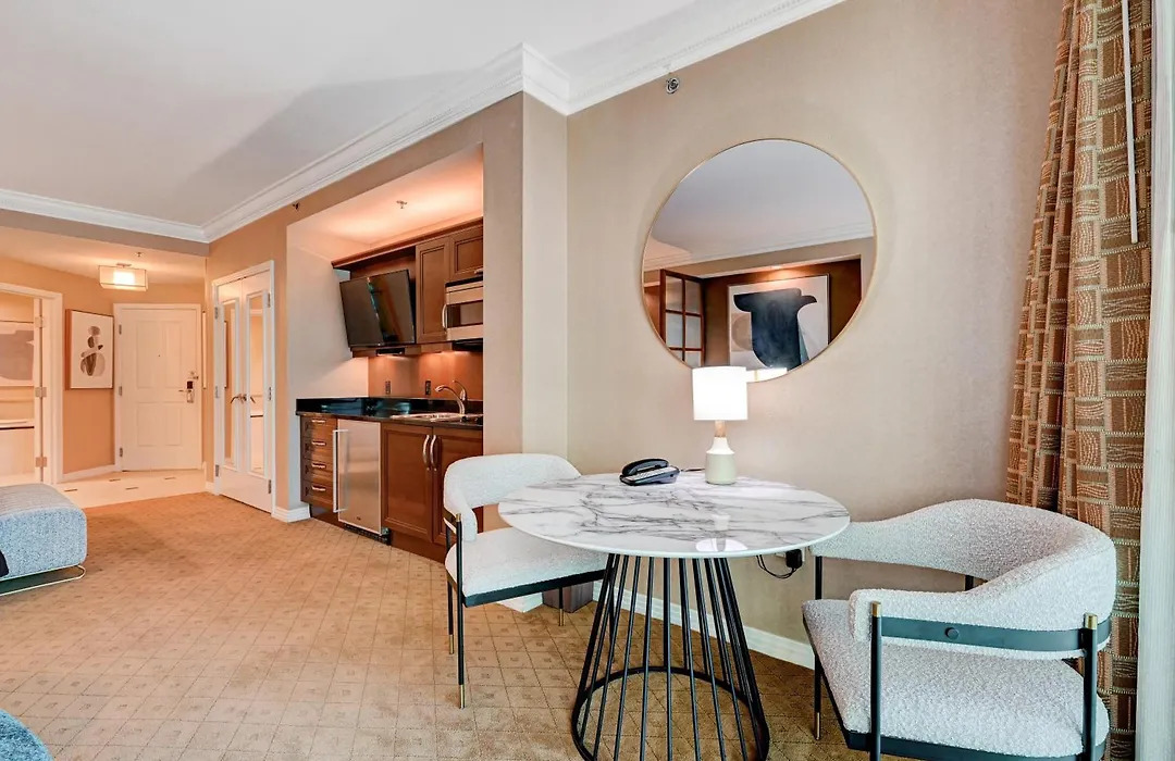 Amethyst Studio Suite Mgm Signature Strip View Balcony-1