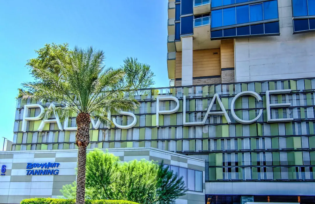 Luxury Suites At Palms Place-1