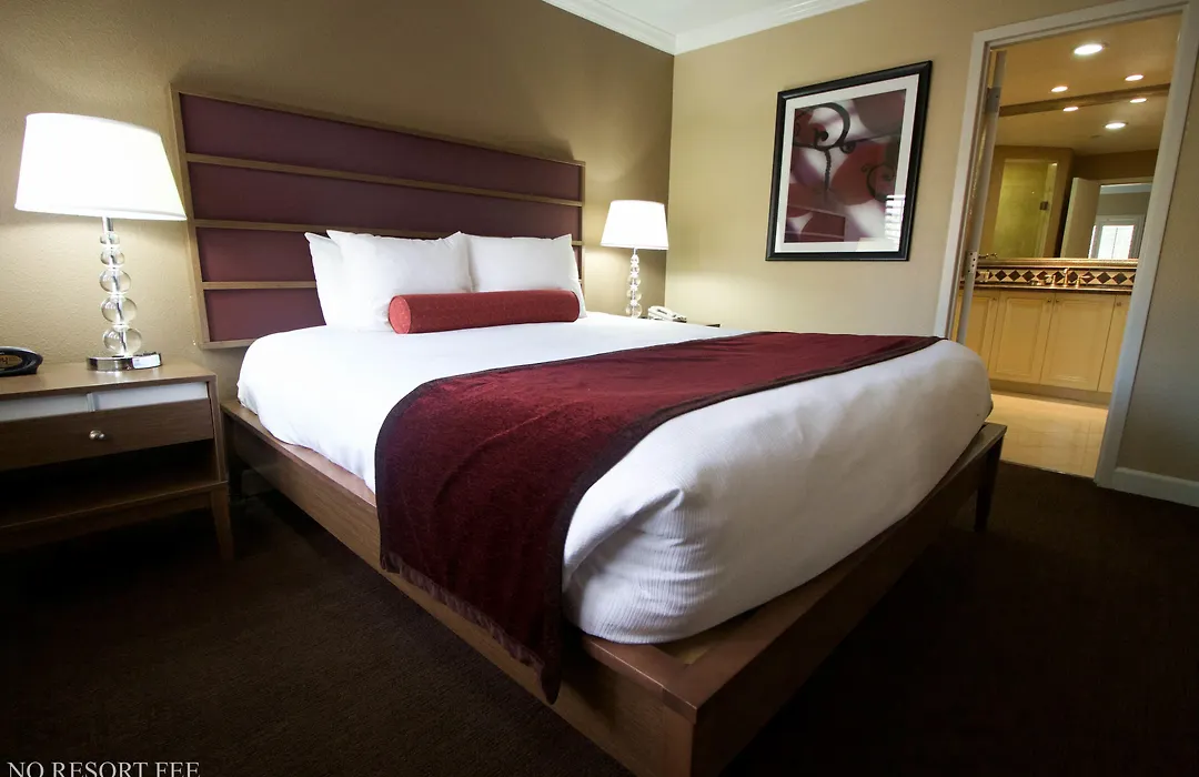 Best Western Plus Casino Royale-Center Strip-1