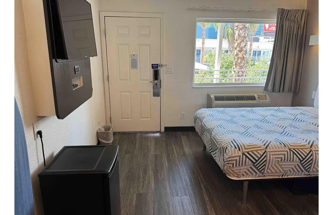 Studio 6 Suites Las Vegas, Nv - Tropicana-1