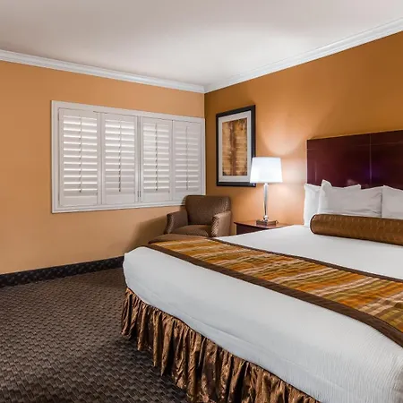 Best Western Plus Casino Royale-Center Strip-2