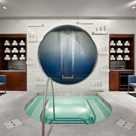 Vdara Studio Suite 011 Pool View Free Valet Parking-2