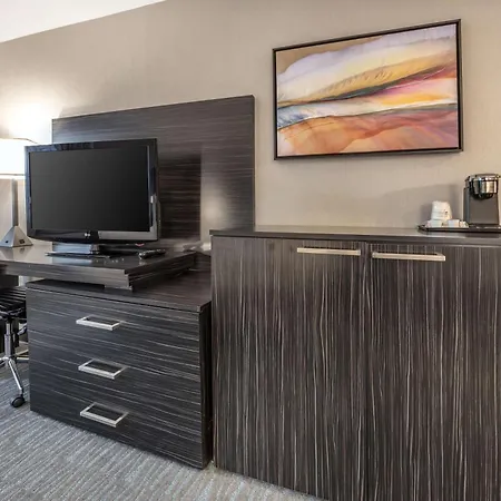 Best Western Plus North Las Vegas Inn & Suites-3
