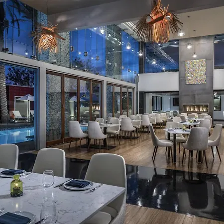 Luxury Suites At Palms Place-2