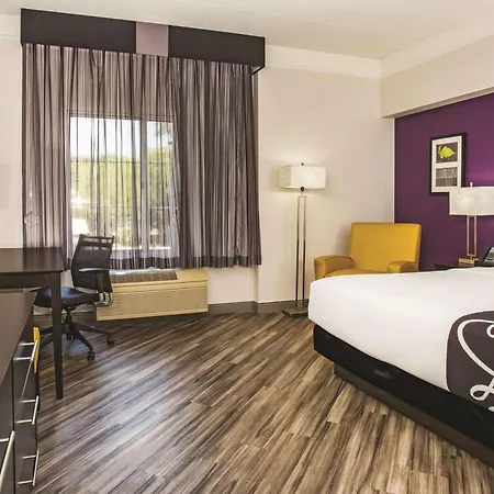 La Quinta By Wyndham Las Vegas Summerlin Tech-2