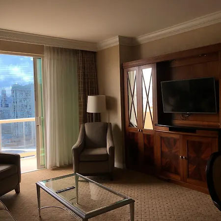 True 1Br Balcony Suite With Strip View At Mgm Signature-2