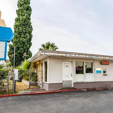 Oyo Gateway Motel Las Vegas North Strip/Fremont St. Area-3