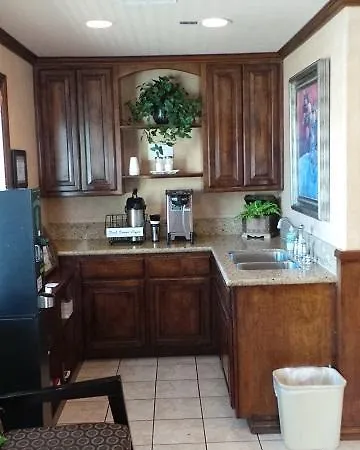 Emerald Suites At Cameron-3