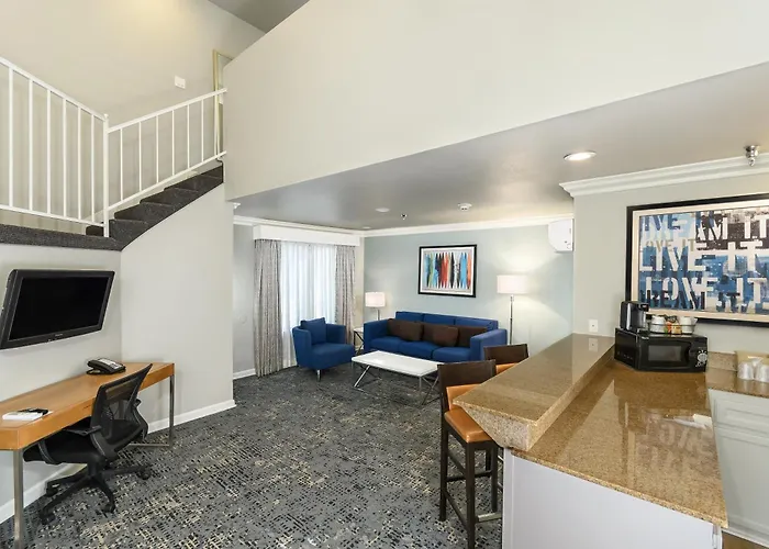 Las Vegas Hotel DealsAlexis Park All Suite Resort