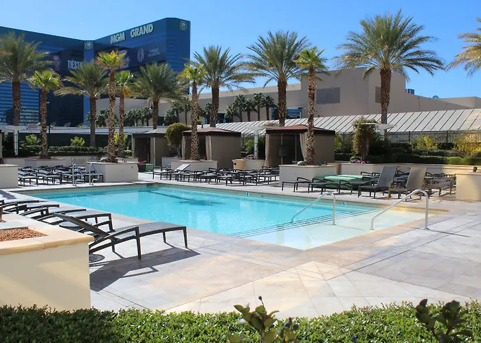 Las Vegas Hotel DealsLuxury Suites International At The Signature